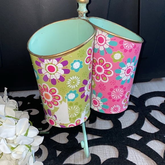 Makeup brush holder - Picture 2 of 3